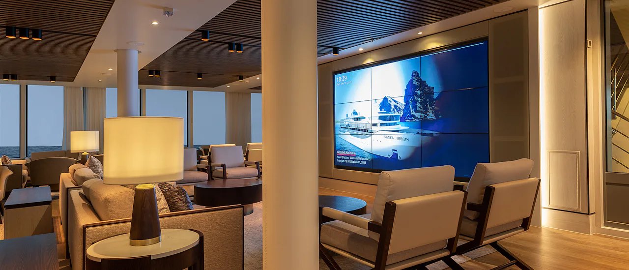 Explorer lounge